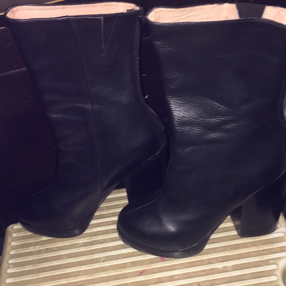 Leather boots - Picture 3 of 4